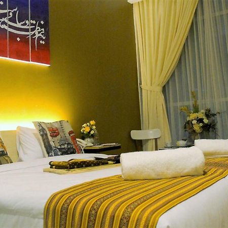 Hazotel Semarang Bagian luar foto