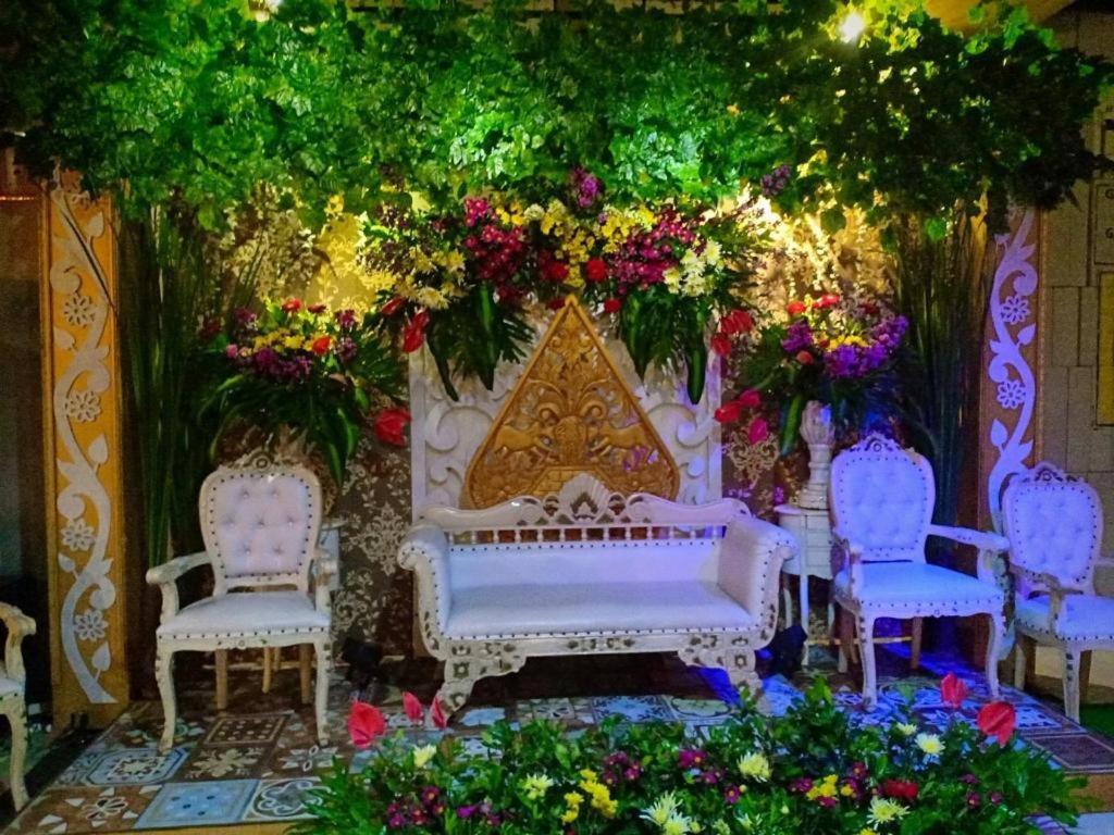 Hazotel Semarang Bagian luar foto