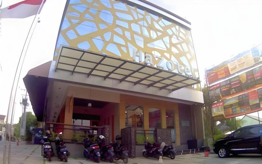 Hazotel Semarang Bagian luar foto