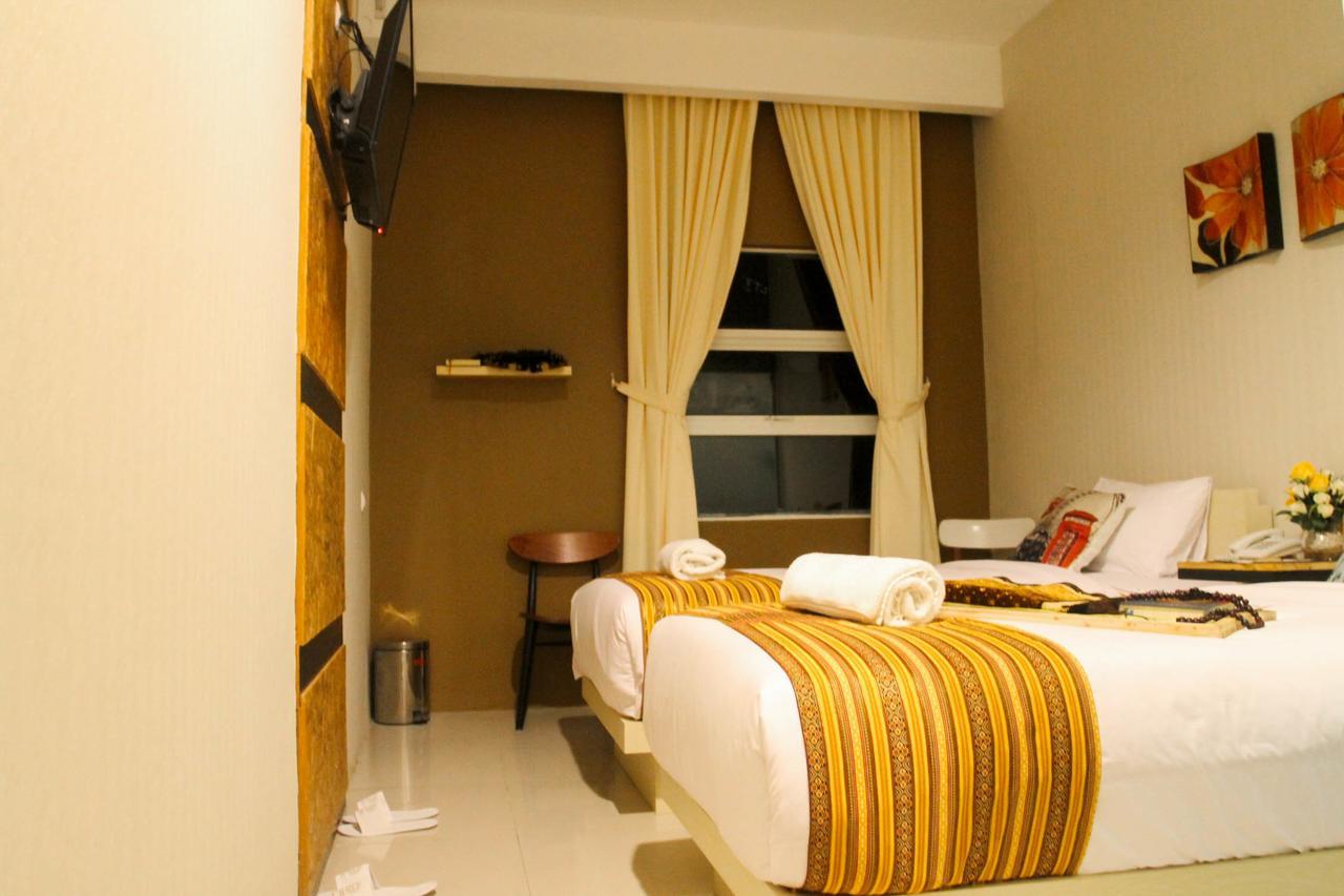 Hazotel Semarang Bagian luar foto