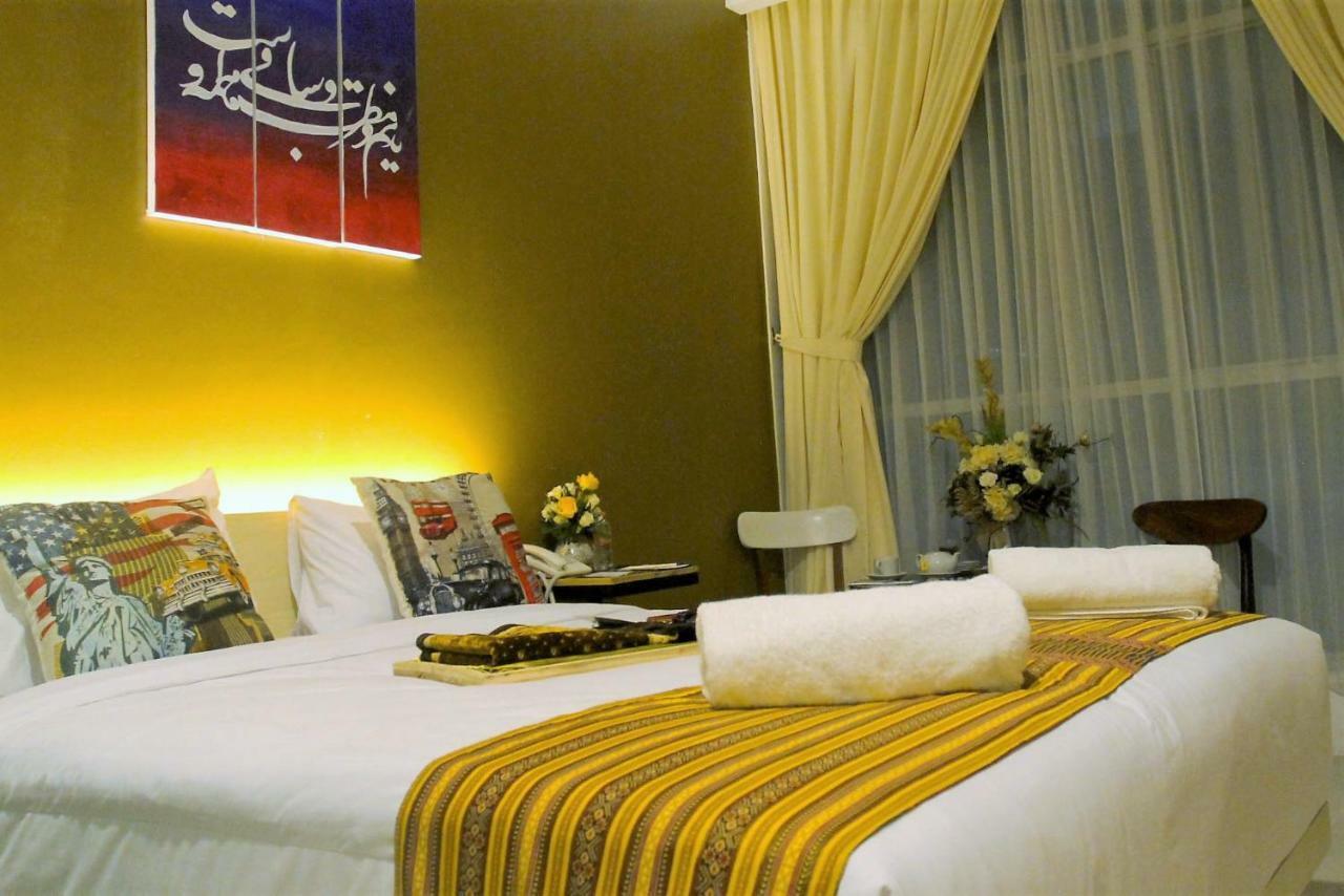 Hazotel Semarang Bagian luar foto
