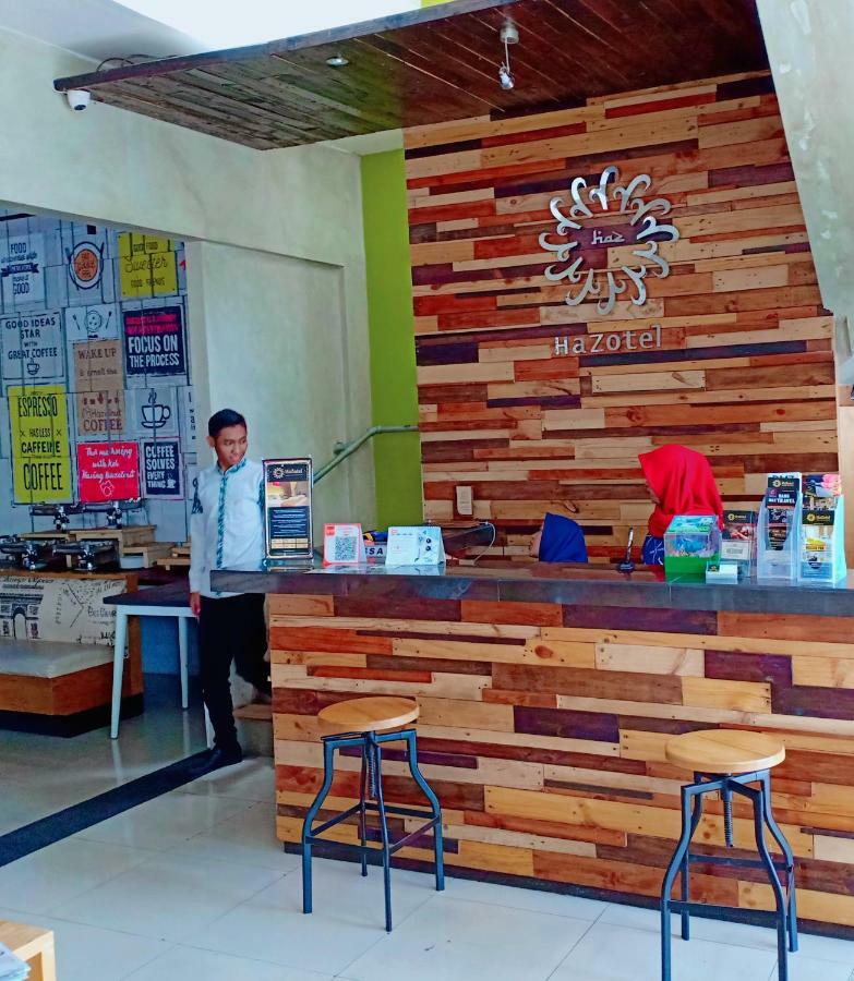 Hazotel Semarang Bagian luar foto