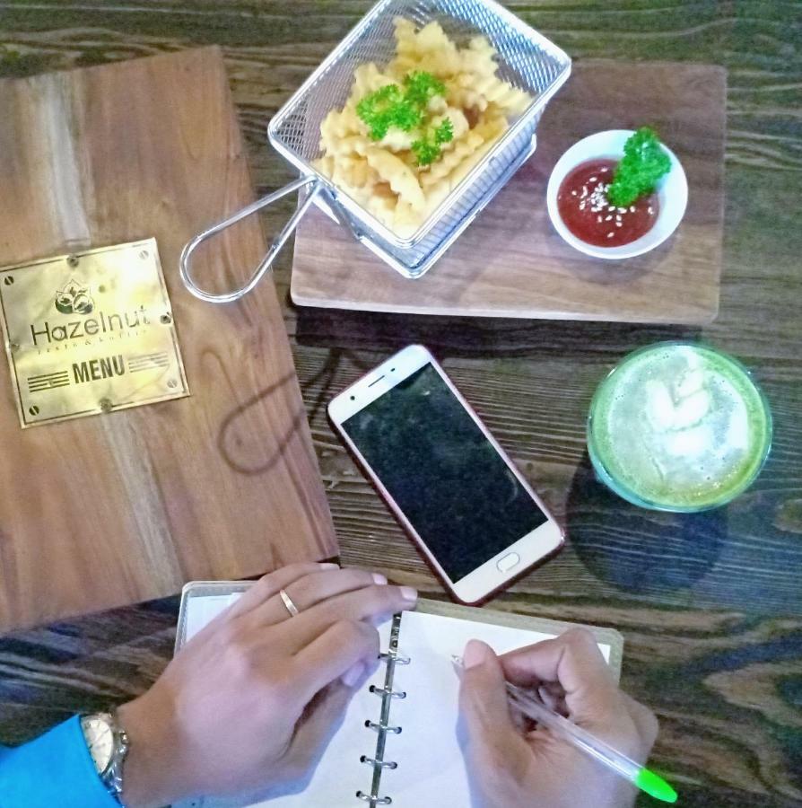 Hazotel Semarang Bagian luar foto