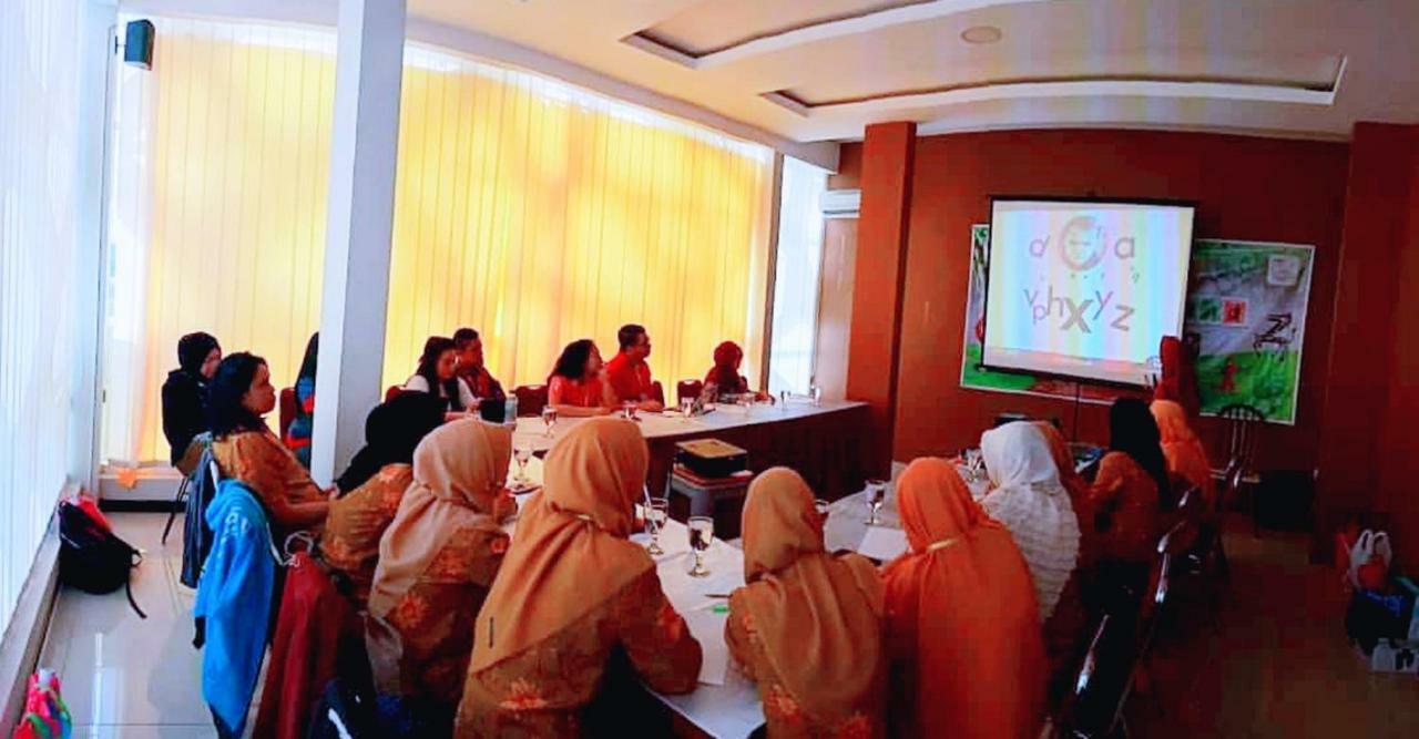 Hazotel Semarang Bagian luar foto